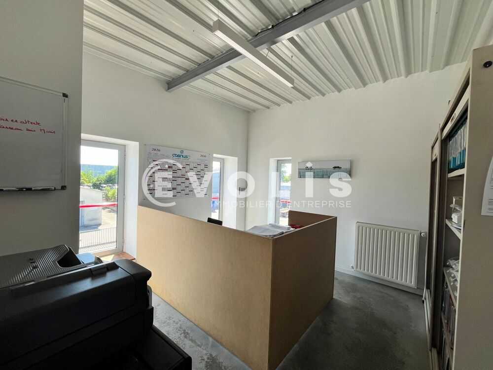   LOCAUX AVEC EXTERIEUR PRIVATIF - 547 m² divisibles à partir de 247 m² Cestas
