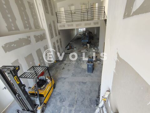   Locaux d'activité - A LOUER - 585 m² non divisibles 