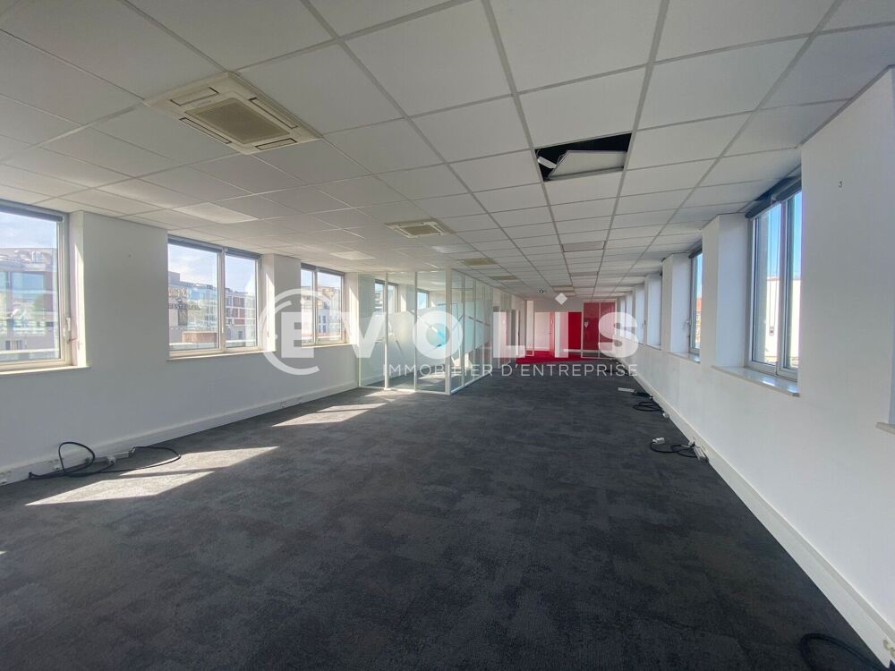   Immeuble situé au pied du RER A - 810 m² divisibles à partir de 250 m² Neuilly plaisance