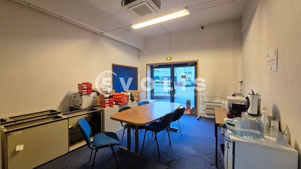   Locaux d'activité - A VENDRE - 570 m² non divisibles Collegien