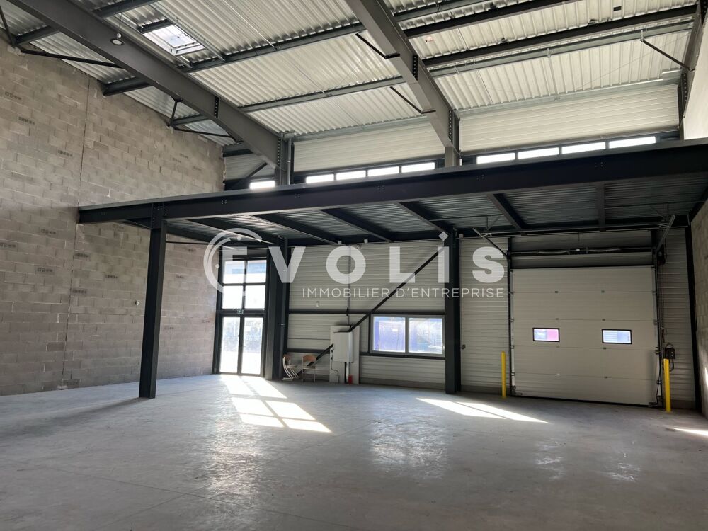   Locaux à louer - 977 m² divisibles à partir de 406 m² Dagneux