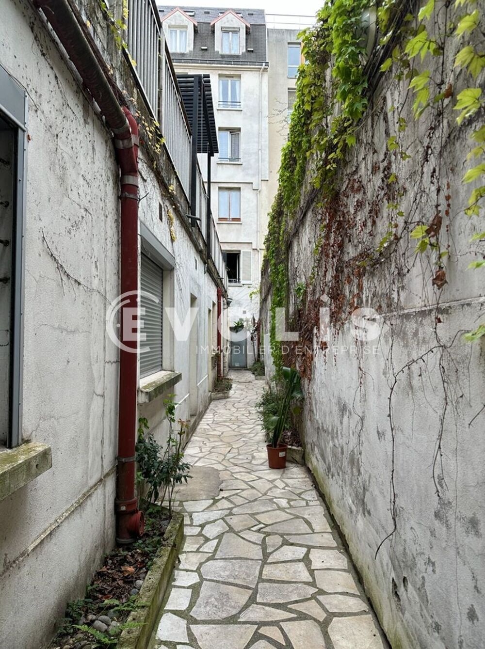   Bureaux - A LOUER - 76 m² non divisibles Paris 10