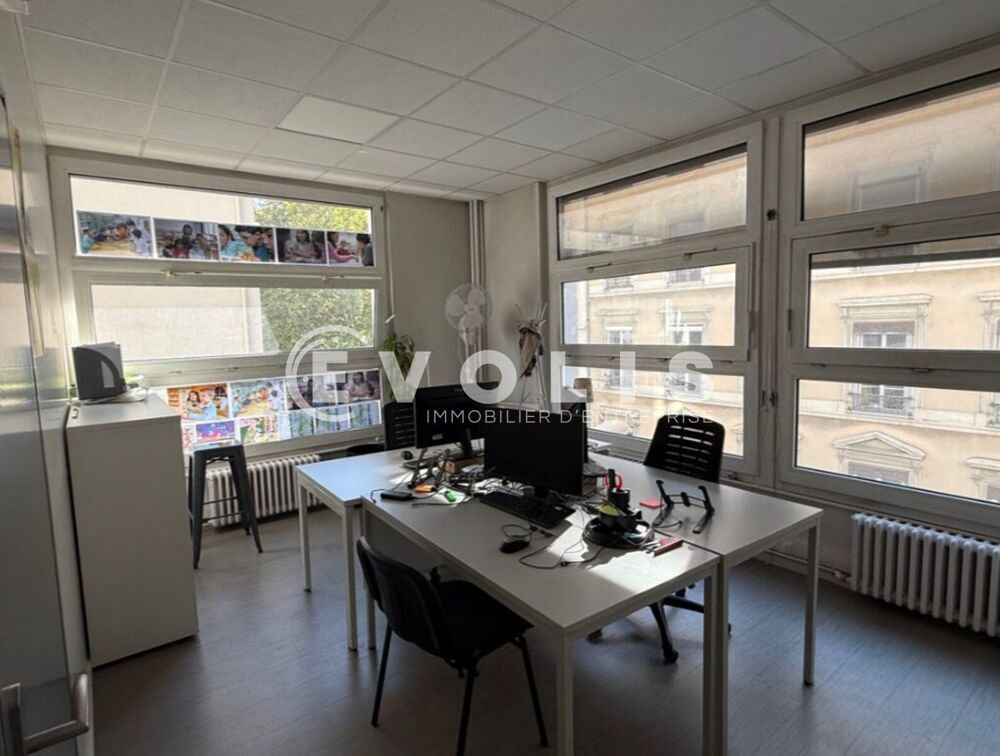   Bureaux - A LOUER - 250 m² non divisibles Lyon 3