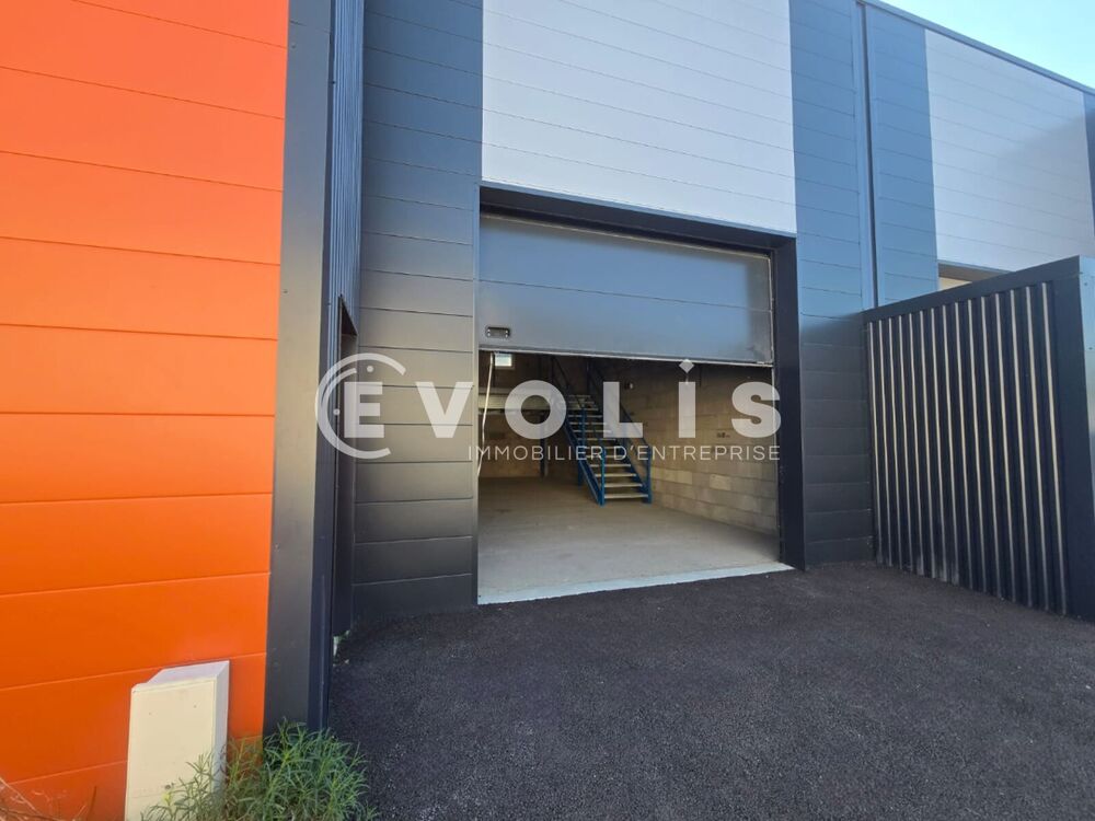   Locaux d'activité - A VENDRE - 344 m² divisibles à partir de 164 m² Brieres les scelles