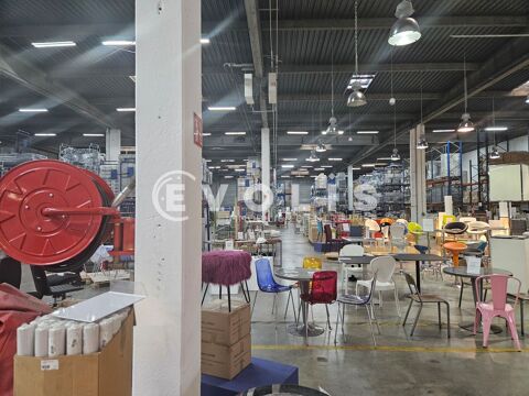  Entrepôts - A LOUER - 3 840 m² divisibles à partir de 1 455 m² 