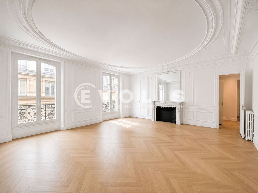   Bureaux - A LOUER - 388 m² divisibles à partir de 153 m² 
