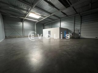   LOCAL D'ACTIVITE A LOUER SUR TERRAIN INDEPENDANT - 870 m² non divisibles Vourles