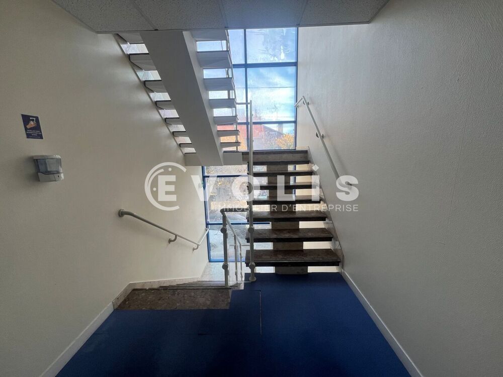   Bureaux - A LOUER - 500 m² divisibles à partir de 125 m² Melun