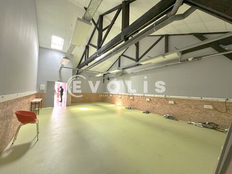   Locaux commerciaux - A LOUER - 358 m² non divisibles 
