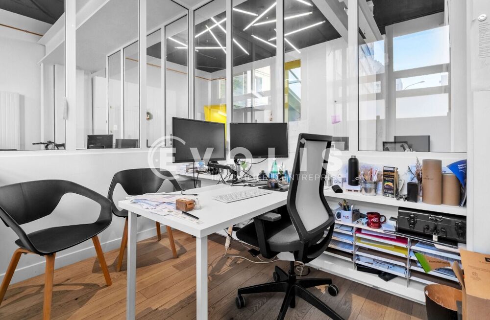   Bureaux - A LOUER - 150 m² non divisibles Paris 11