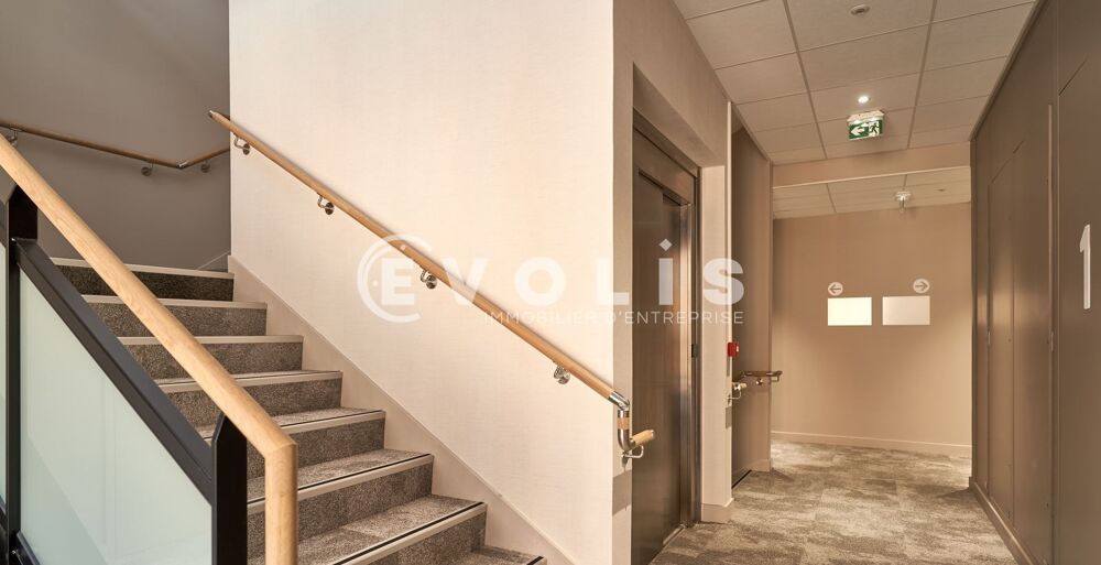   Parc du Viaduc - TARARE - 3 314 m² divisibles à partir de 93 m² Tarare