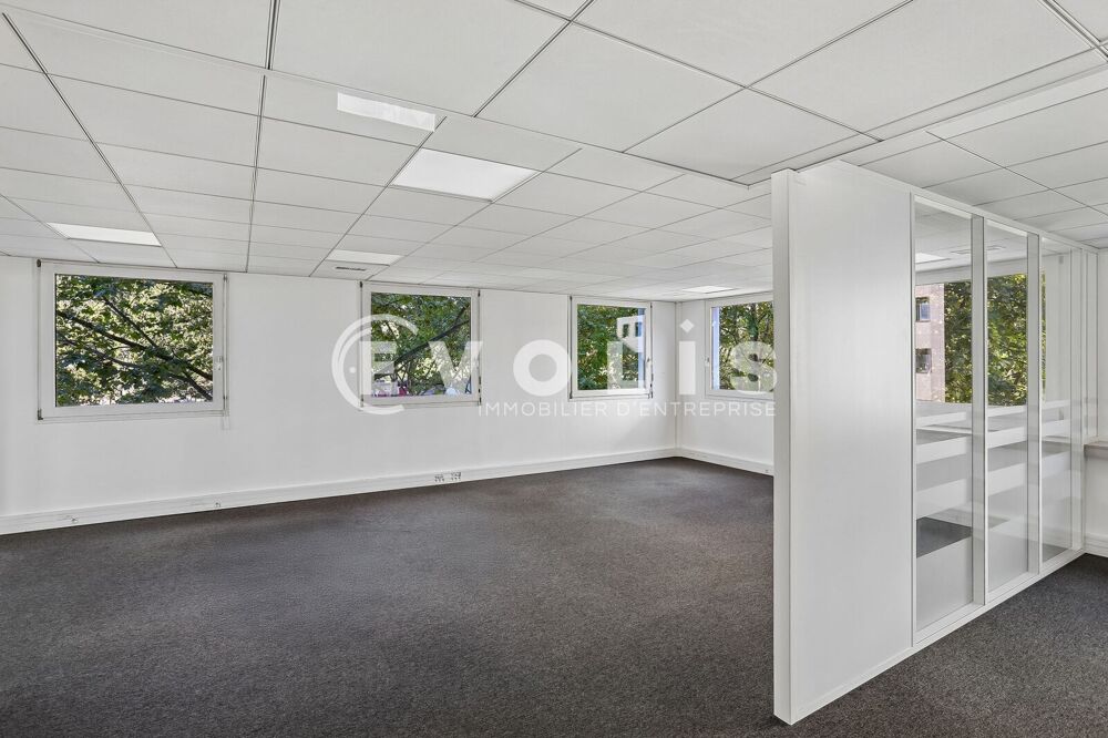   Bureaux - A LOUER - 529 m² divisibles à partir de 206 m² Villeurbanne