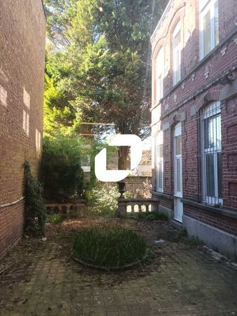   REZ-DE-CHAUSSEE AVEC JARDIN ET GARAGE PRIVATIF - 142 m� non divisibles 