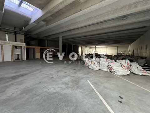   Locaux d'activité - A VENDRE - 1 835 m² non divisibles 
