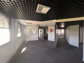   Bureaux - A LOUER - 325 m² non divisibles Lyon 9