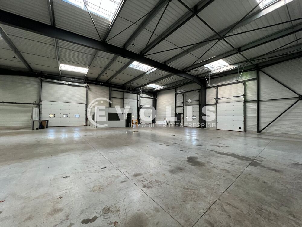   Locaux d'activité - A LOUER - 2 259 m² non divisibles Lesquin