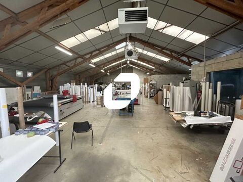 Locaux d'Activit&eacute;s - A VENDRE - 566 m&sup2; non divisibles 900000 77176 Savigny le temple