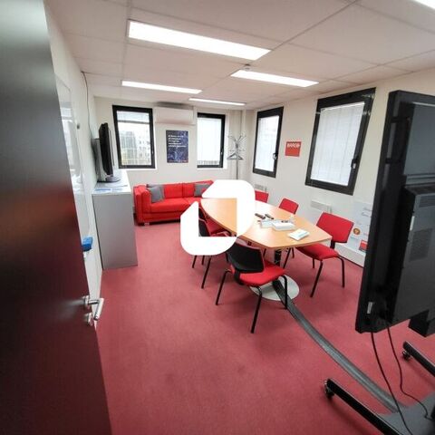 Bureaux - A LOUER - 281 m&sup2; divisibles &agrave; partir de 140 m&sup2; 4693 92000 Nanterre