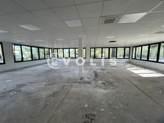   Bureaux - A LOUER - 430 m² divisibles à partir de 201 m² Merignac