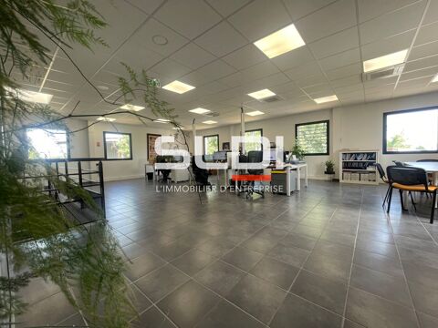 Locaux d'activit&eacute;s - A LOUER - 574 m&sup2; non divisibles 6675 69800 Saint priest