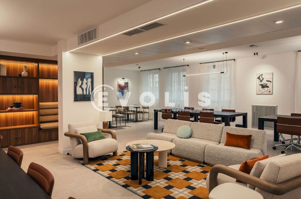   Bureaux - A LOUER - 1 011 m² non divisibles 