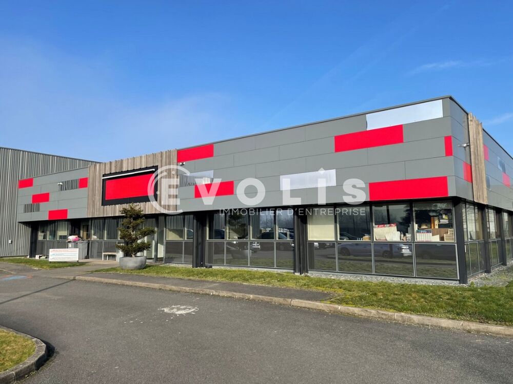   Locaux d'activité - A LOUER - 1 800 m² non divisibles 