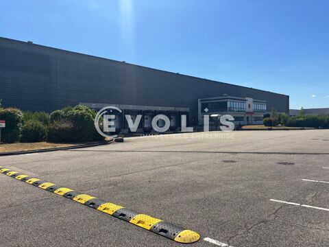 Locaux d'activit&eacute; - A LOUER - 21&nbsp;112 m&sup2; divisibles &agrave; partir de 4&nbsp;535 m&sup2; 0 69740 Genas