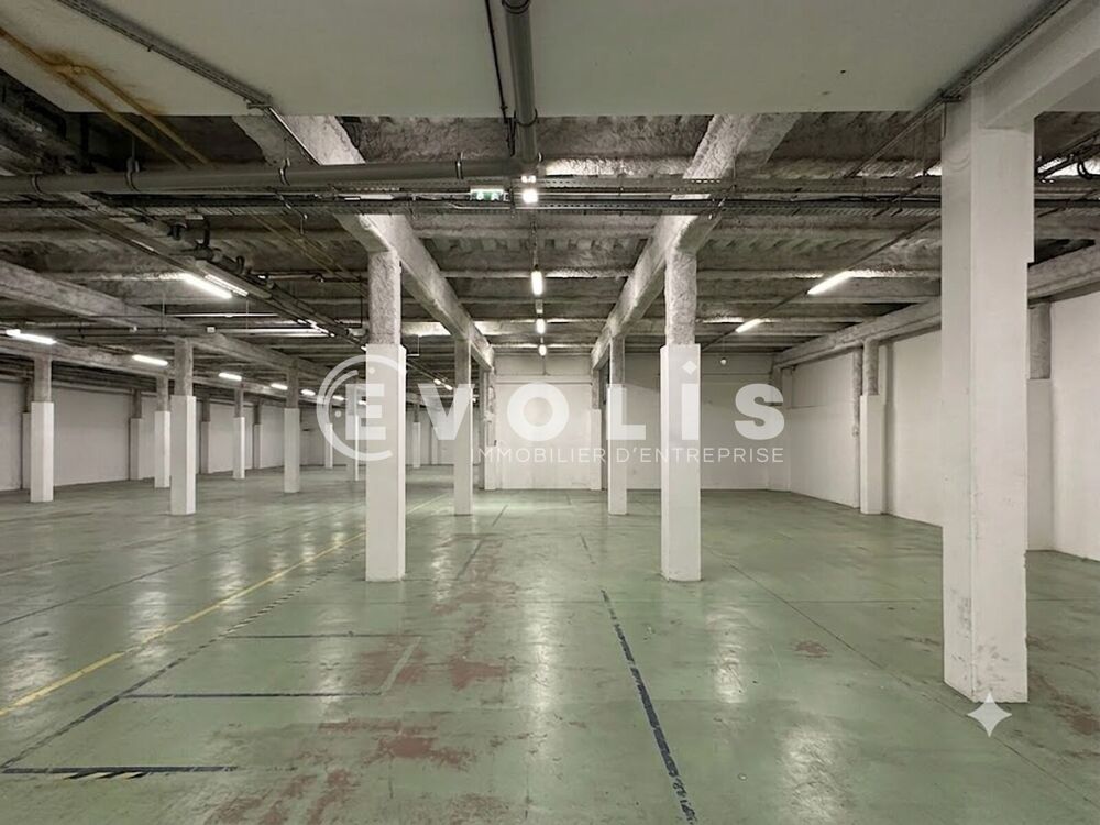   Locaux d'activité - A LOUER - 1 240 m² non divisibles 