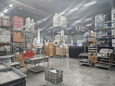   Entrepôts - A LOUER - 3 840 m² divisibles à partir de 1 455 m² 