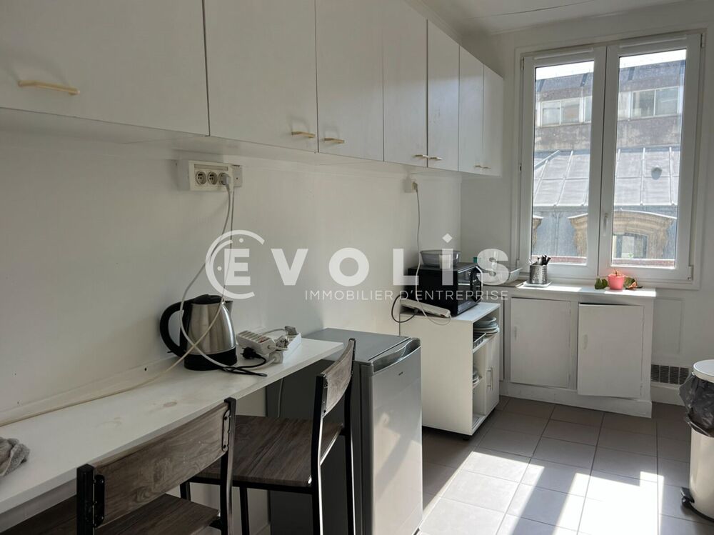   Bureaux - A LOUER - 87 m² non divisibles Paris 10