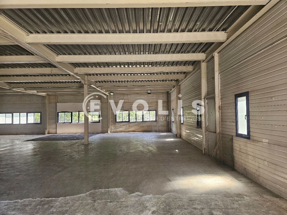   Locaux d'activité - A LOUER - 751 m² divisibles à partir de 128 m² Marcoussis