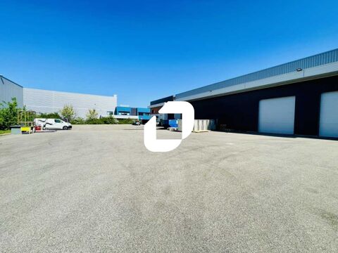 B&acirc;timent en excellent &eacute;tat - 841 m&sup2; non divisibles 6583 69330 Jonage