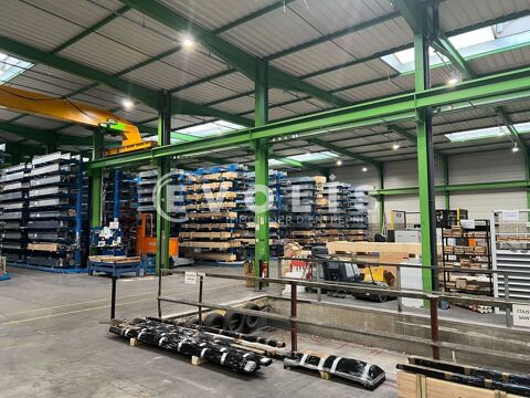   Local d'activité 2715m² à vendre - 2 597 m² non divisibles 