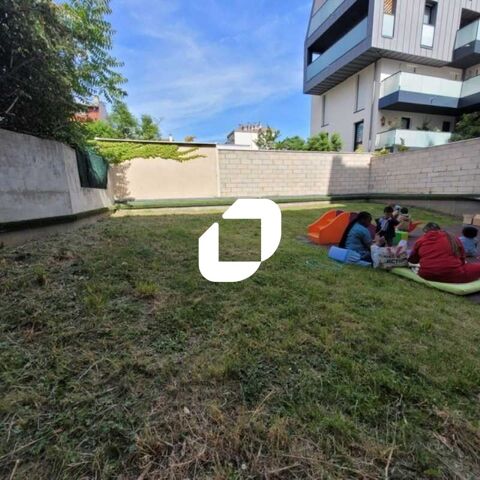 SURFACES DE BUREAUX RENOVES AVEC JARDIN PRIVATIF - 97 m&sup2; non divisibles 1900 92130 Issy les moulineaux