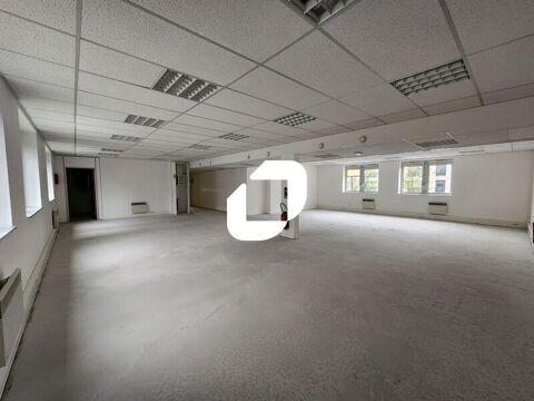 Proche gare Versailles Chantier - 636 m&sup2; divisibles &agrave; partir de 80 m&sup2; 9010 78000 Versailles