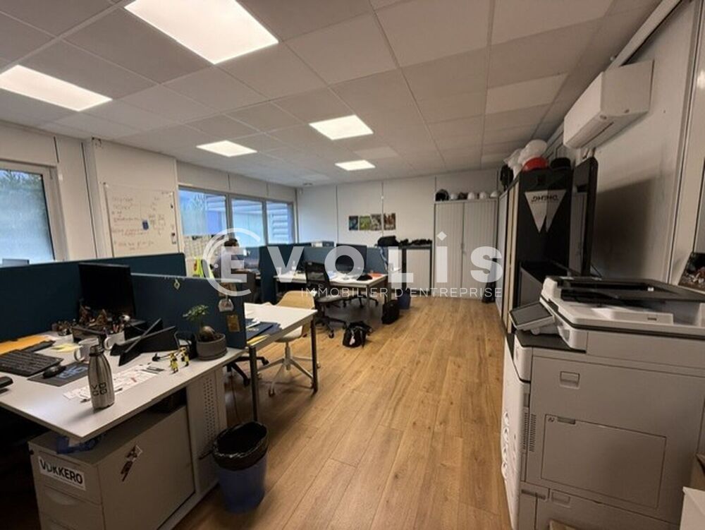   Locaux d'activité - A LOUER - 384 m² non divisibles Bernin
