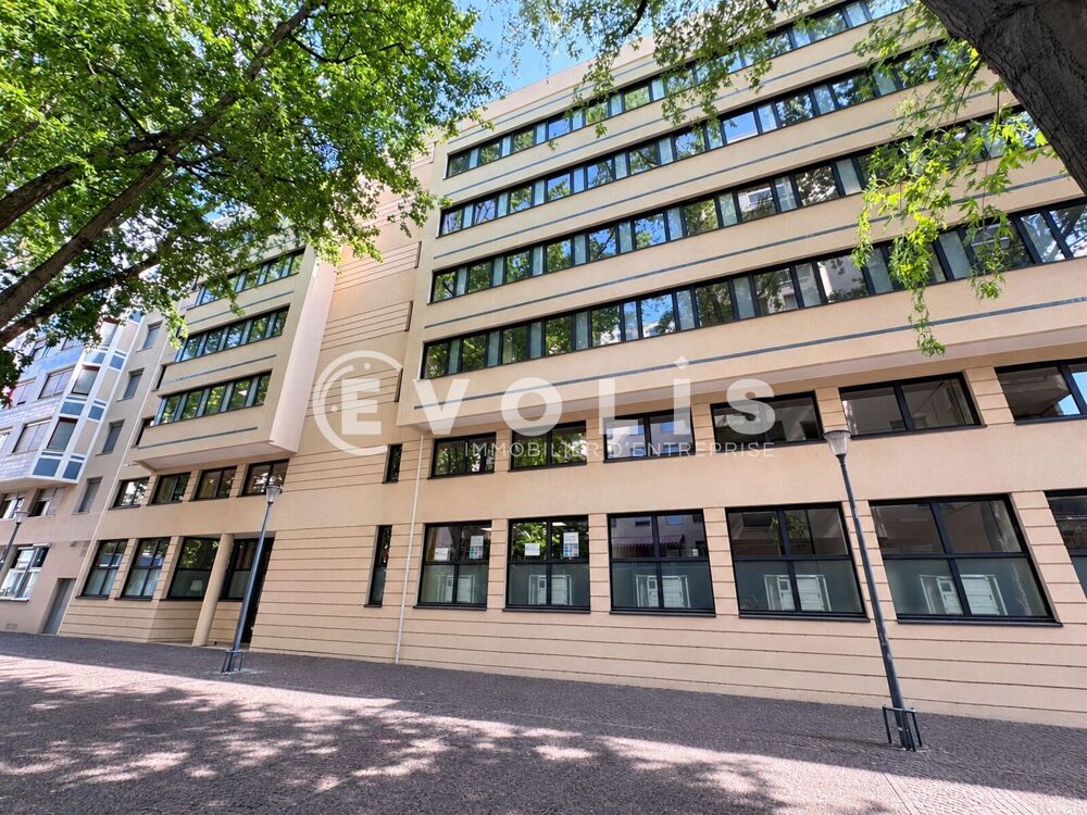   Bureaux - A LOUER - 336 m² divisibles à partir de 157 m² 