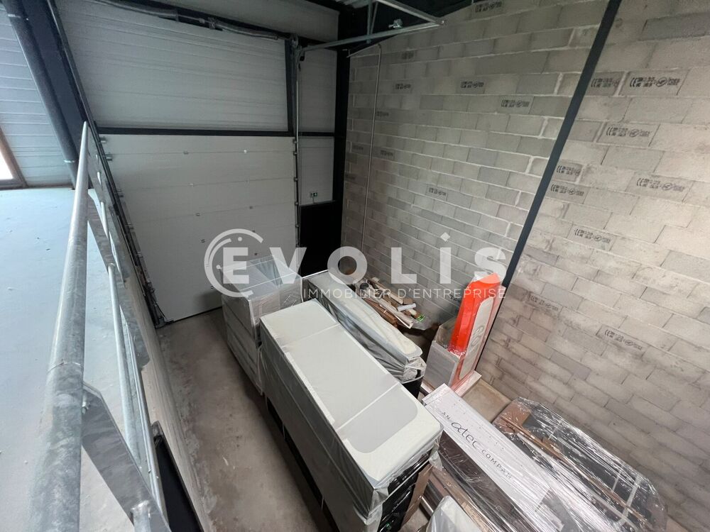   Locaux à louer ! - 214 m² non divisibles Villette d'anthon