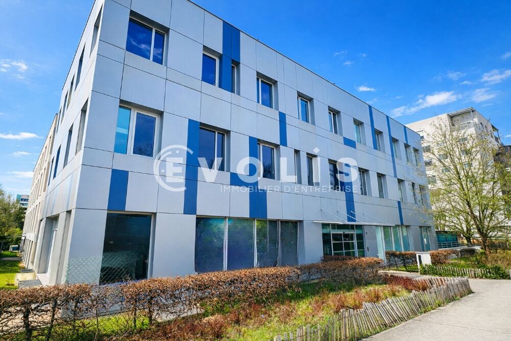   Bureaux - A LOUER - 397 m² divisibles à partir de 133 m² 
