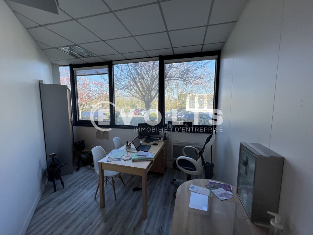   TECHPARC - LOCAUX ERPable A LOUER - 279 m² divisibles à partir de 106 m² Creteil