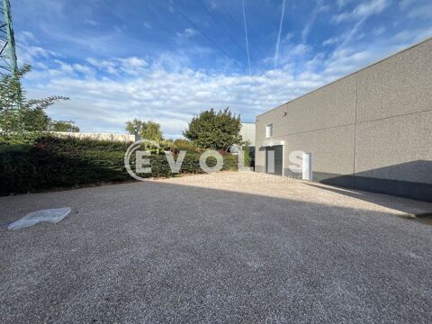   LOCAUX D'ACTIVITE NEUFS - 250 m² non divisibles 