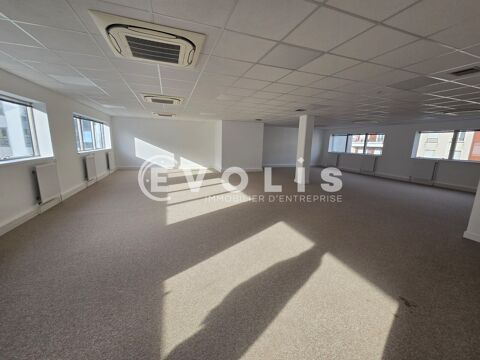   Bureaux - A LOUER - 1 696 m² divisibles à partir de 103 m² 