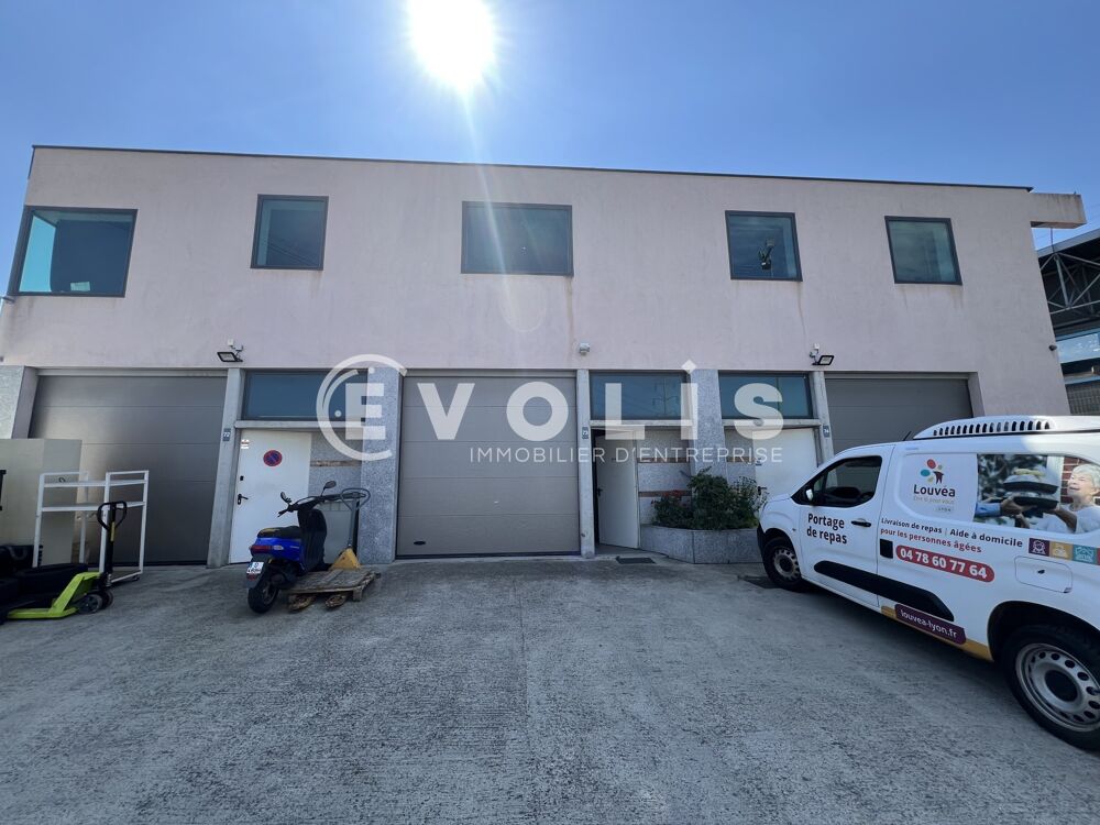   Locaux d'activité - A LOUER - 112 m² non divisibles 