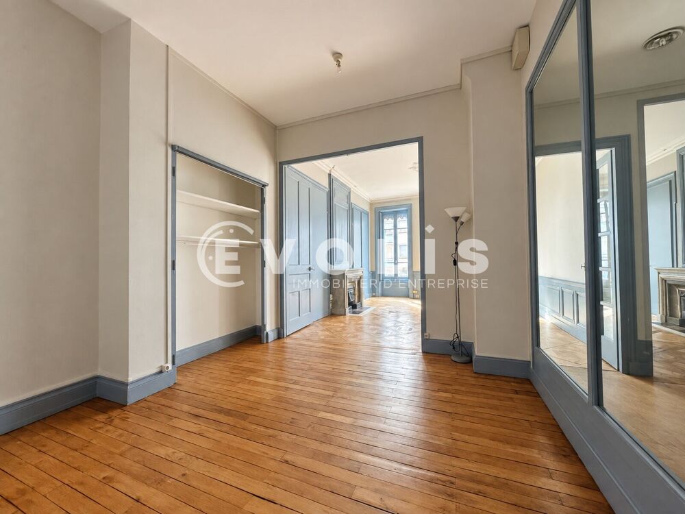   Bureaux - A LOUER - 207 m² non divisibles Lyon 6