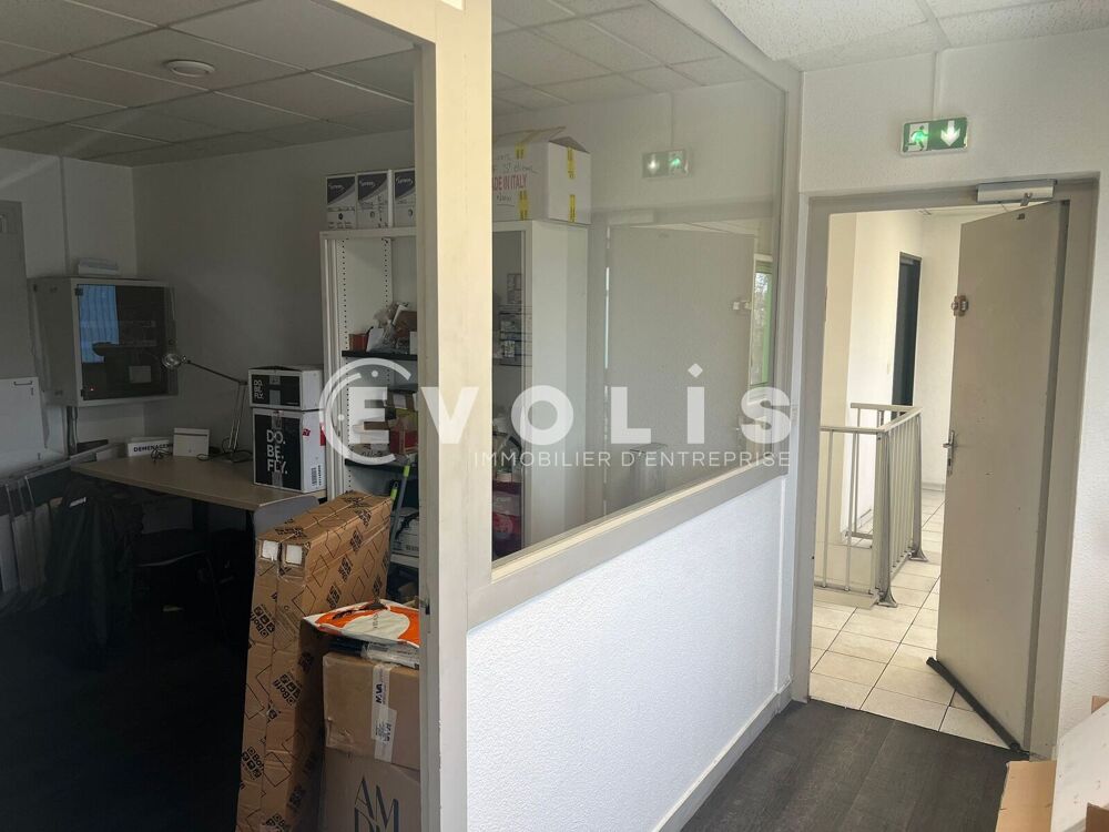   Locaux d'activité - A LOUER - 2 208 m² non divisibles Genas