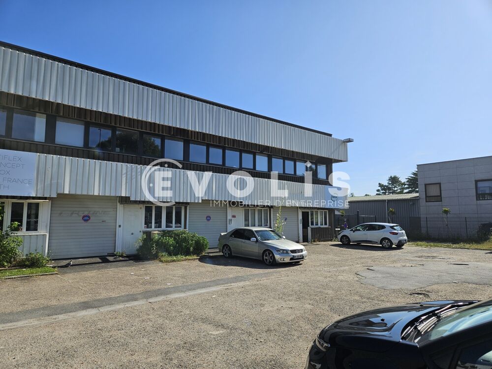   Locaux d'activité - A LOUER - 380 m² divisibles à partir de 160 m² 