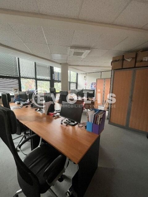   Bureaux - A LOUER - 256 m² non divisibles 