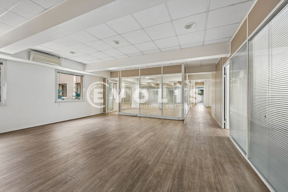   PLATEAU AVEC GRANDE TERRASSE ! - 682 m² non divisibles Malakoff