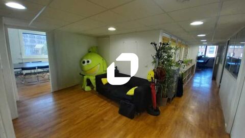 FACE AU METRO - 204 m&sup2; non divisibles 1955 59650 Villeneuve d'ascq