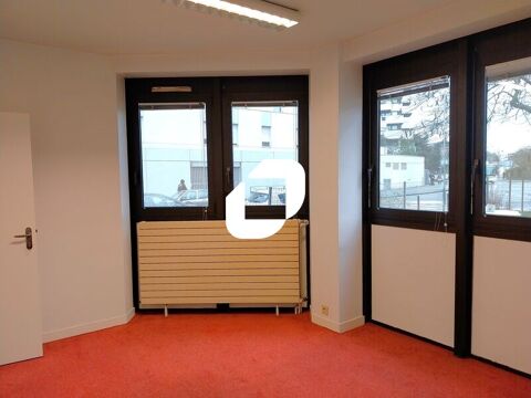 BUREAUX RDC PROCHES TRAMWAY - 126 m&sup2; non divisibles 1500 44200 Nantes